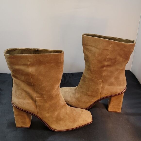 VINCE CAMUTO DANTANIA MID CALF SQUARE TOE BLOCK HEEL SUEDE BOOT - Picture 12 of 16